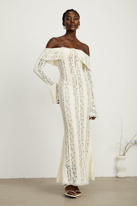 Sirène Off Shoulder Lace Maxi Dress