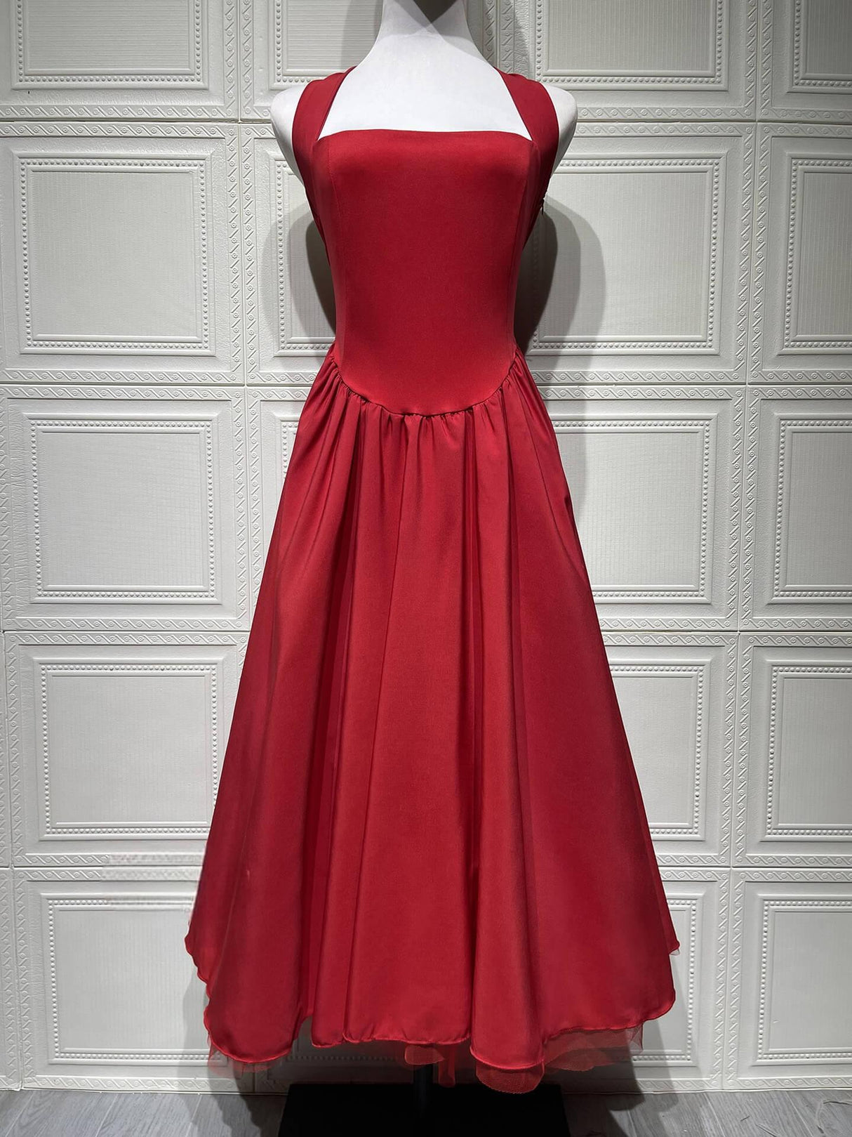 Selmori Margaux Halter Neck Midi Dress