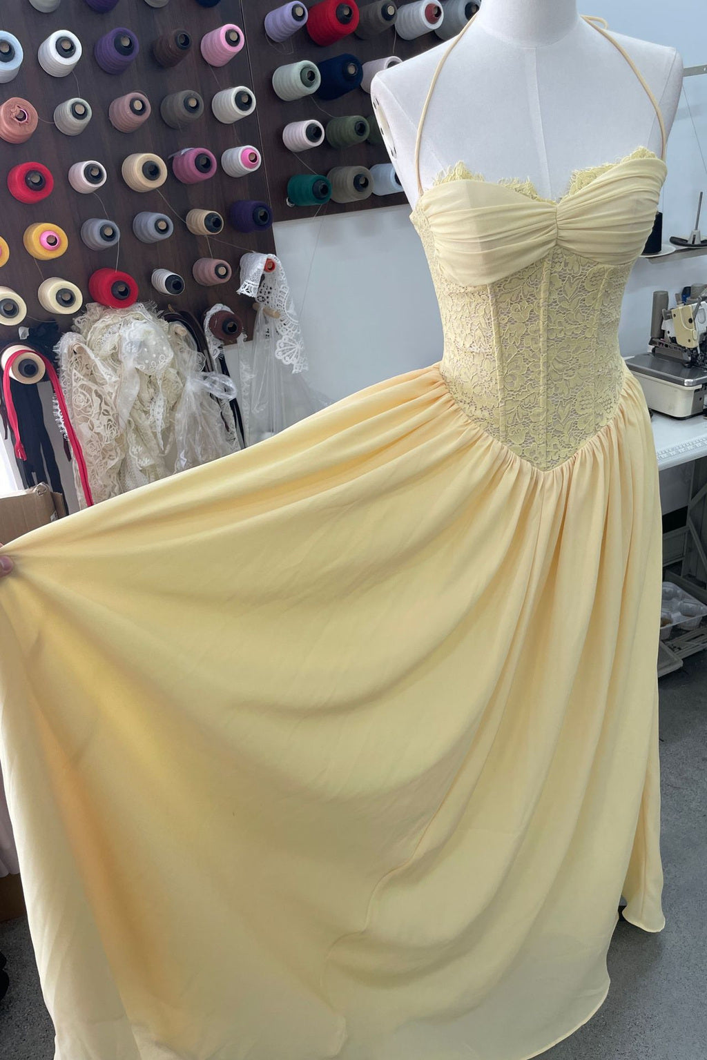 Élodine Halter Lace Corset Chiffon Maxi Dress - Yellow_-_selmori.com_-_08