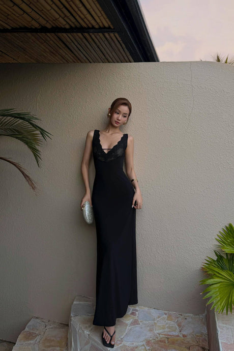 Énigme Lace Plunge Mermaid Maxi Dress - Black_-_selmori.com_-_15