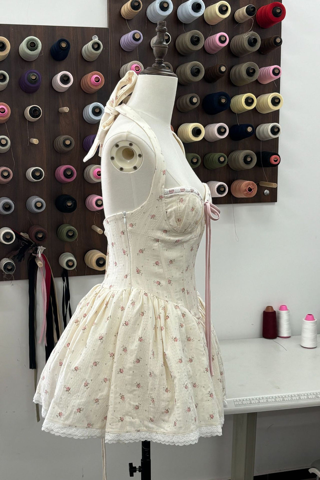 Floravienne Floral Halter Corset Mini Dress - White_-_selmori.com_-_09