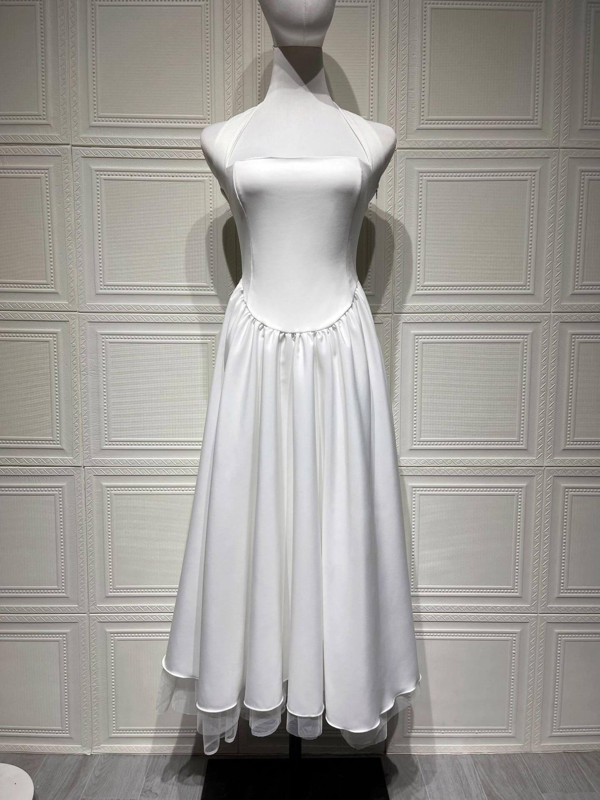 Selmori Margaux Halter Neck Midi Dress