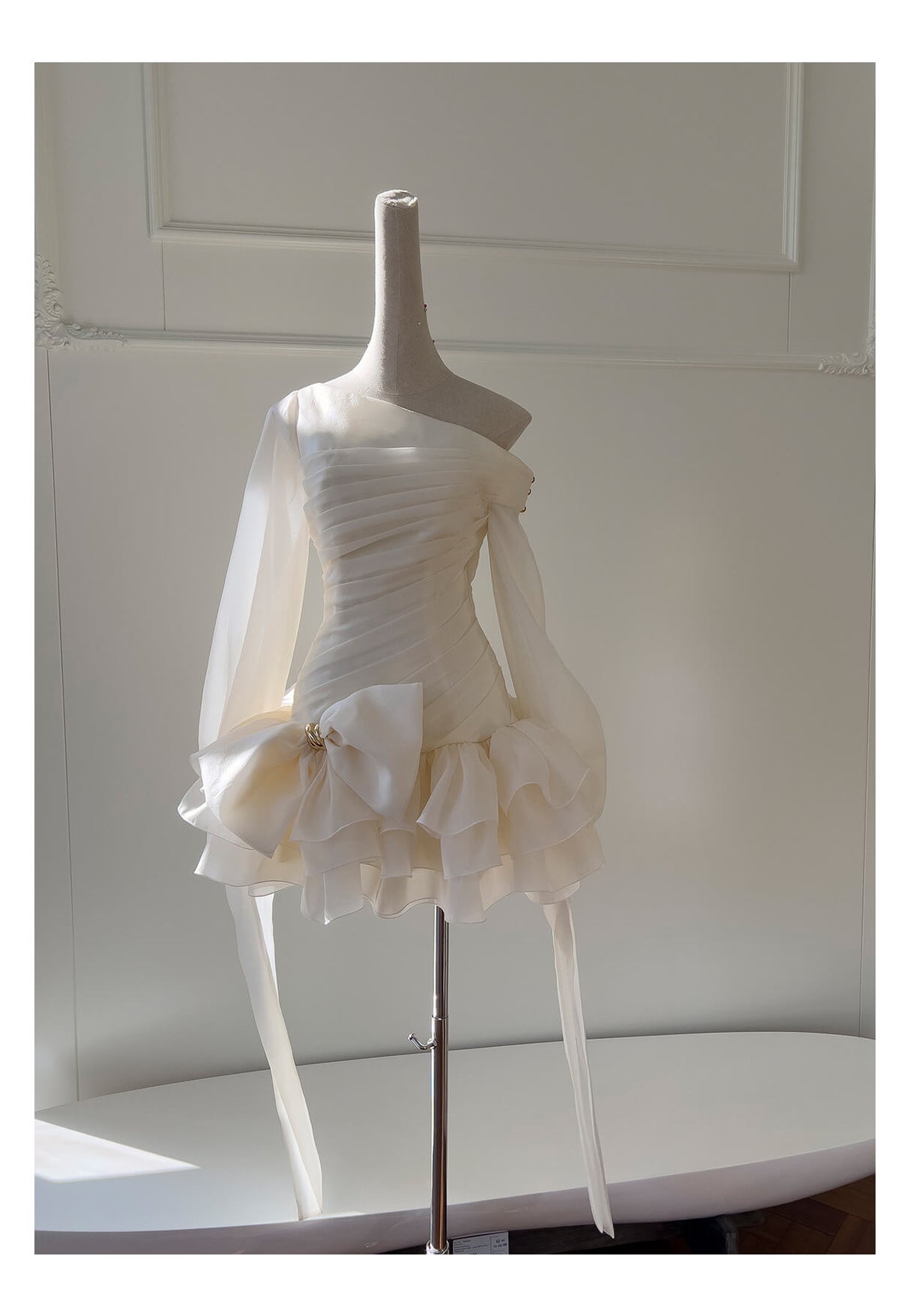 Éden One Shoulder Ruched Mini Dress