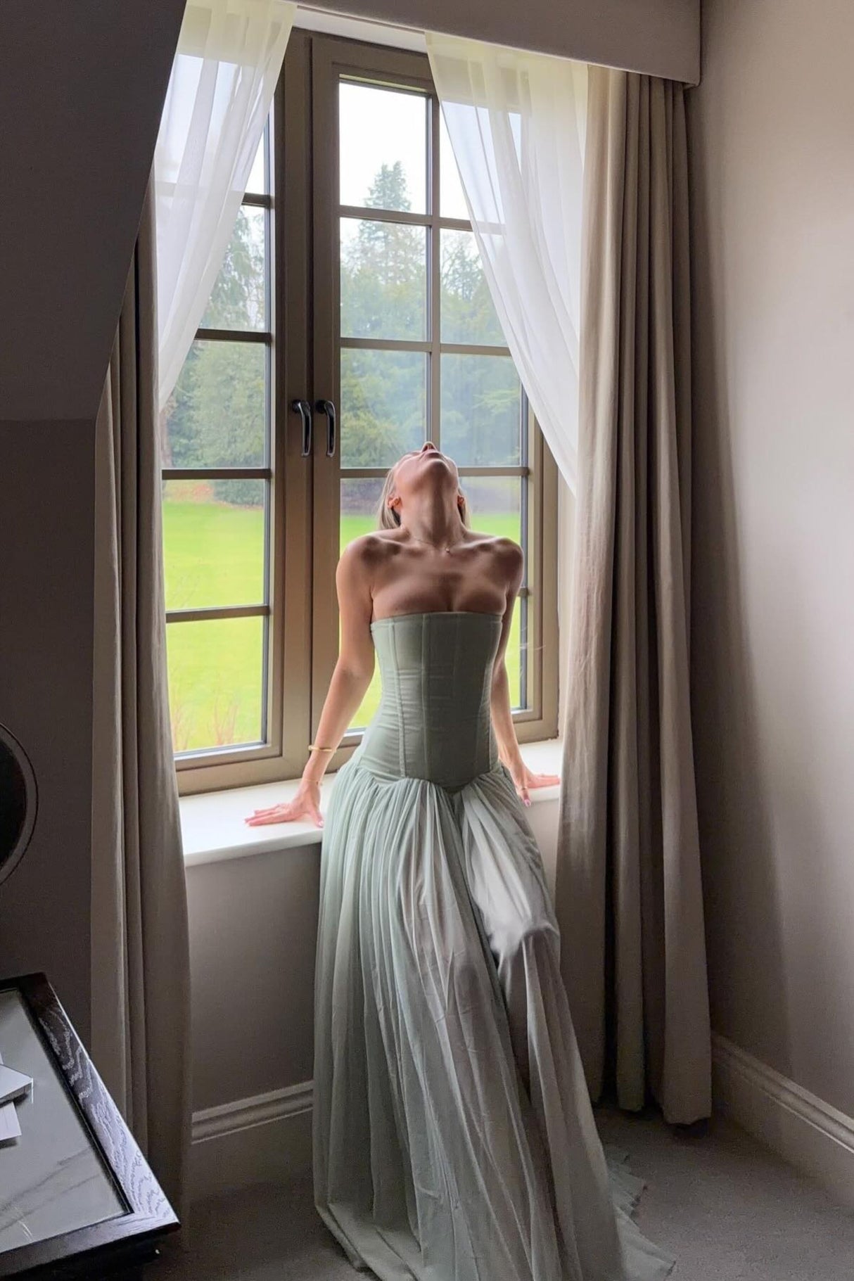 Émotion Strapless Pleated Corset Maxi Dress