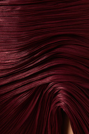 Robe longue Vandale sans bretelles fendue avec cape / Bordeaux