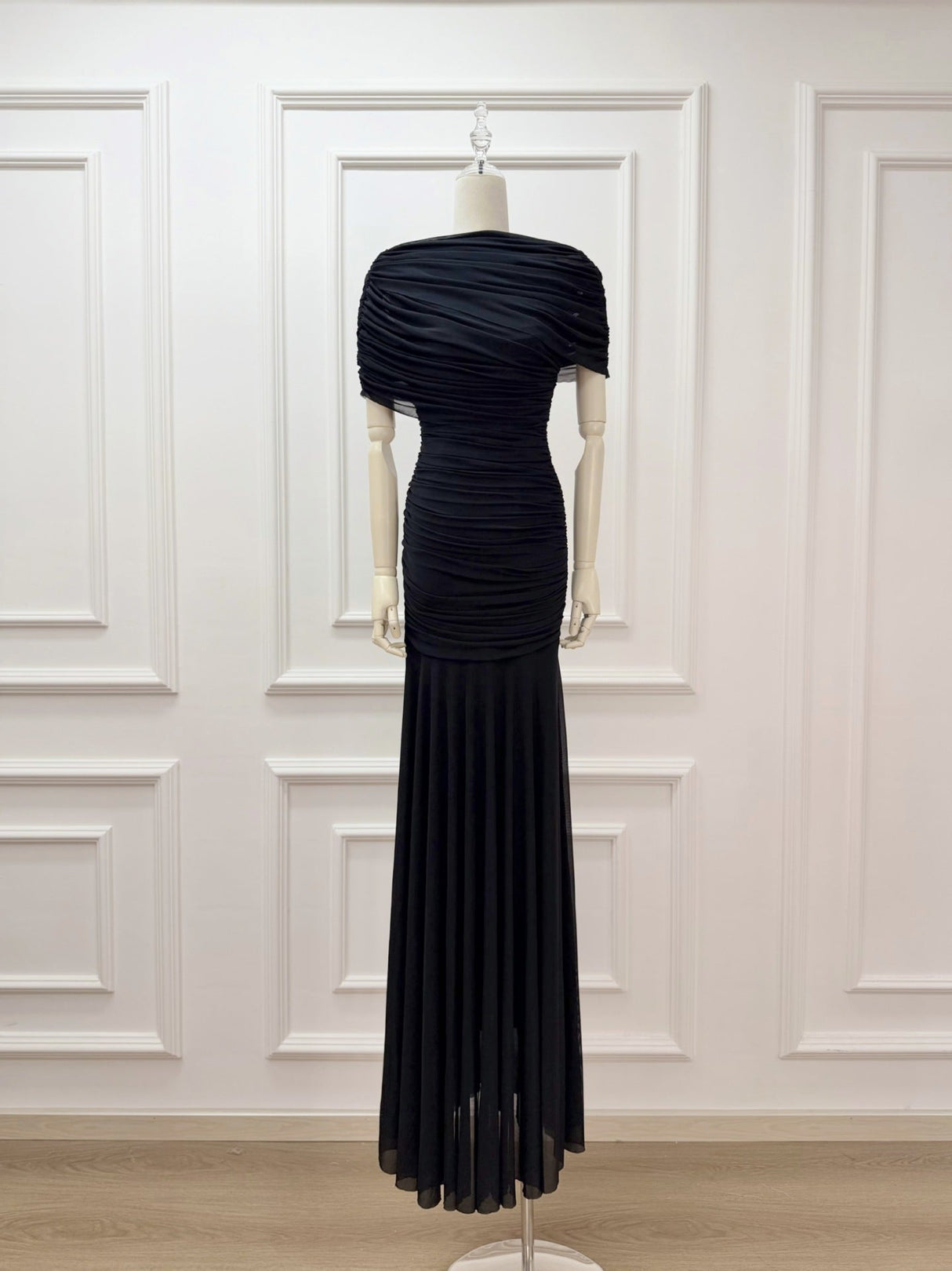 Selmori Mado One Shoulder Ruched Maxi Dress