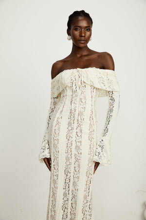 Sirène Off Shoulder Lace Maxi Dress