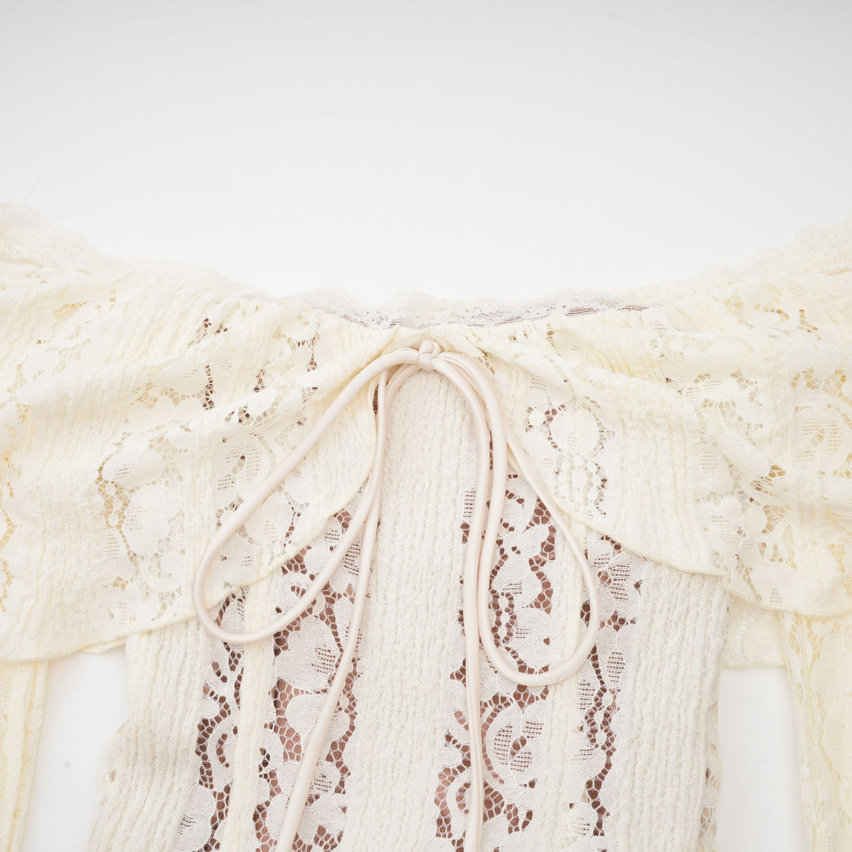 Sirène Off Shoulder Lace Maxi Dress