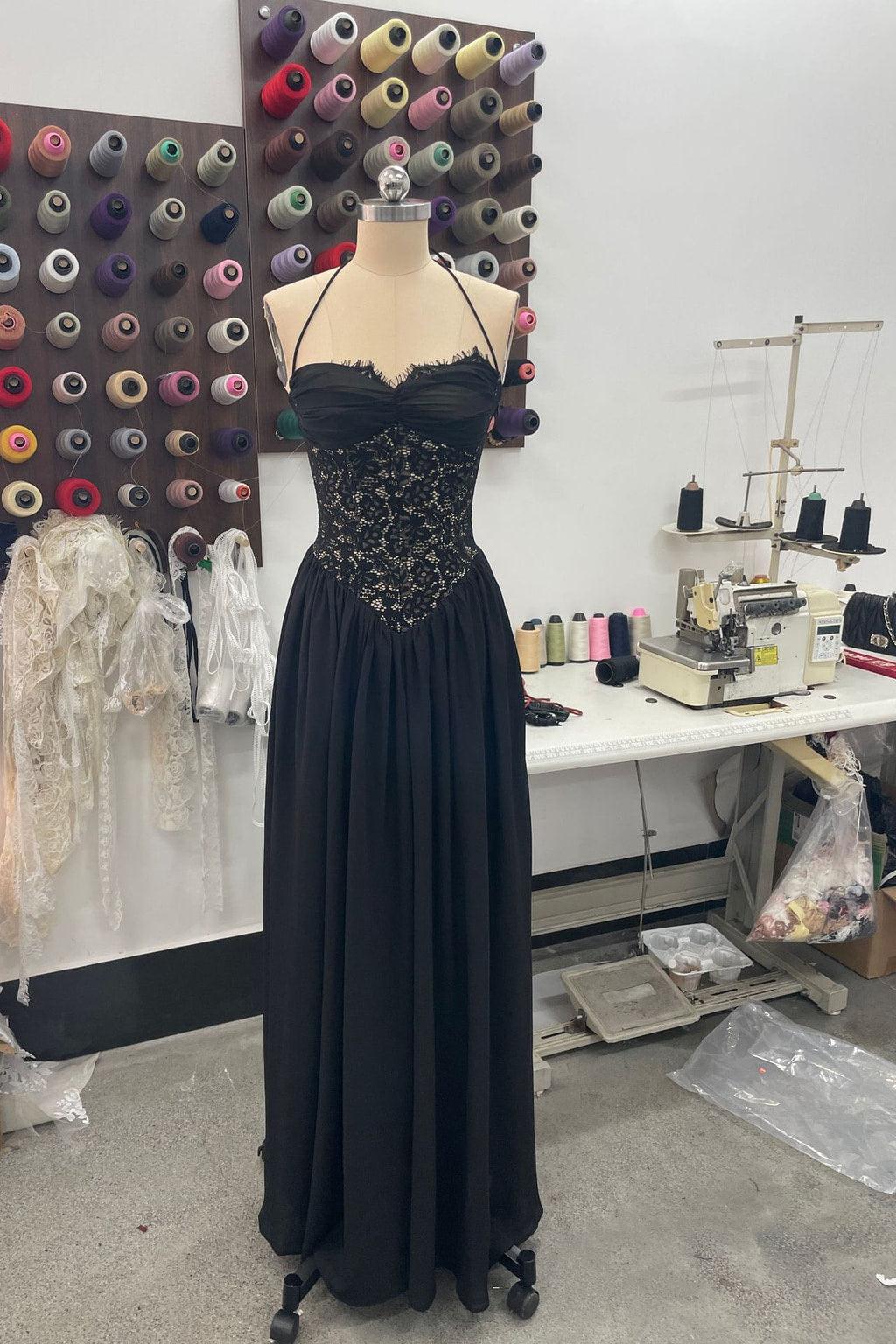 Élodine Halter Lace Corset Chiffon Maxi Dress - Black_-_selmori.com_-_12