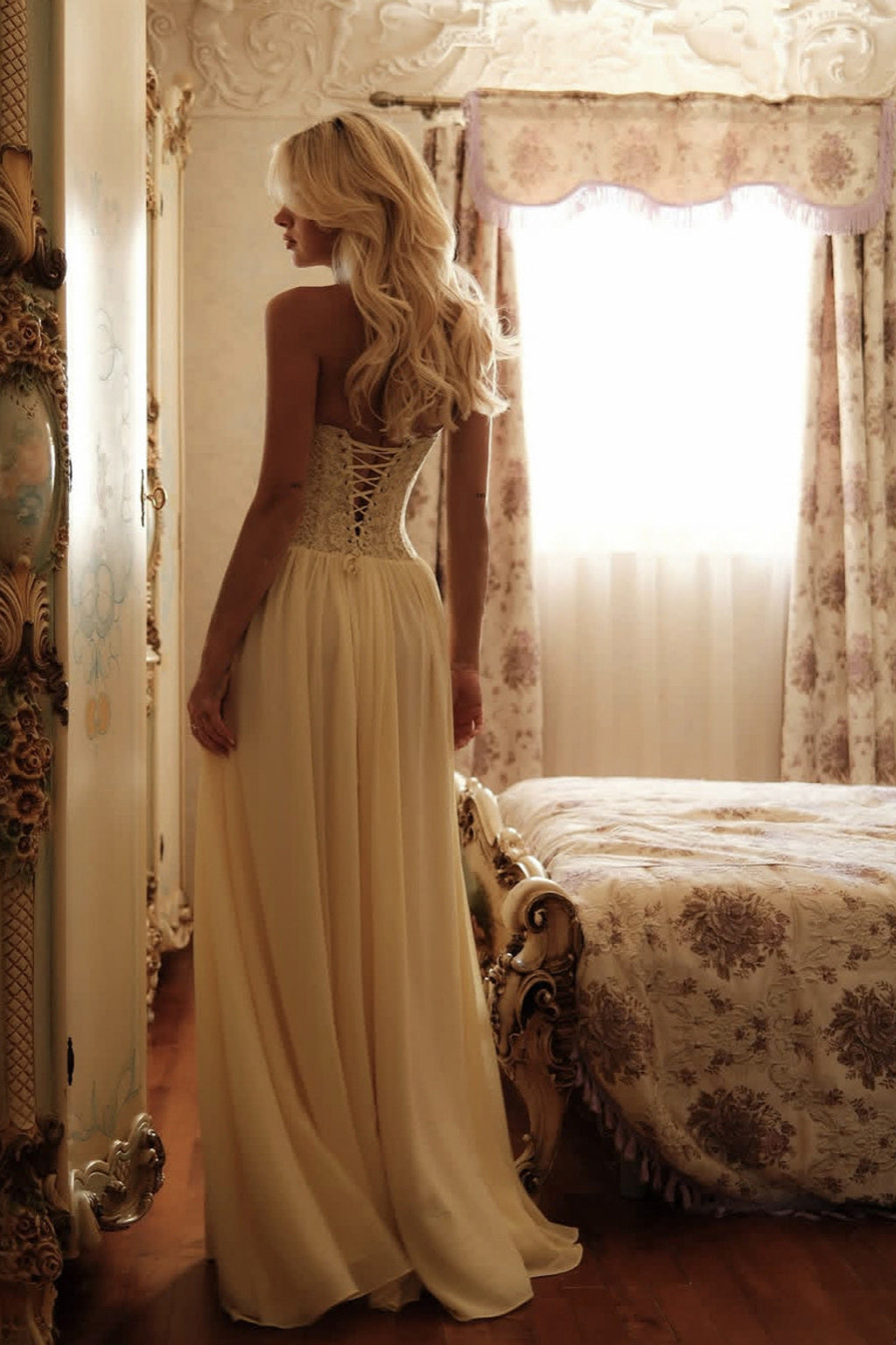 Élodine Halter Lace Corset Chiffon Maxi Dress - Yellow_-_selmori.com_-_16