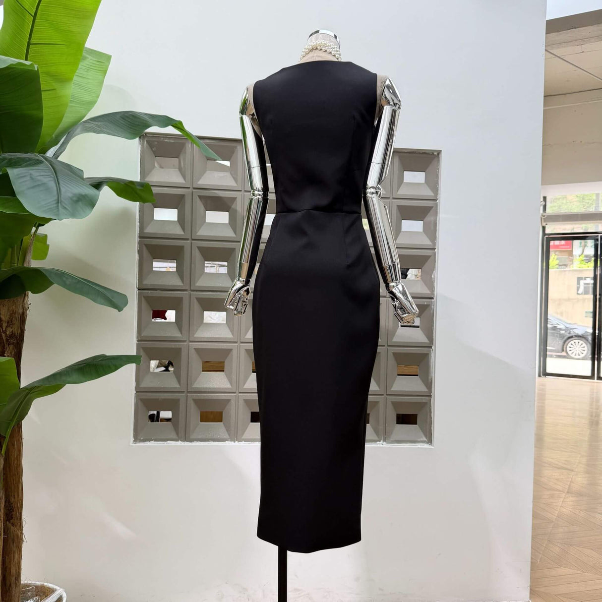 Malaury Square Neck Sleeveless Midi Dress