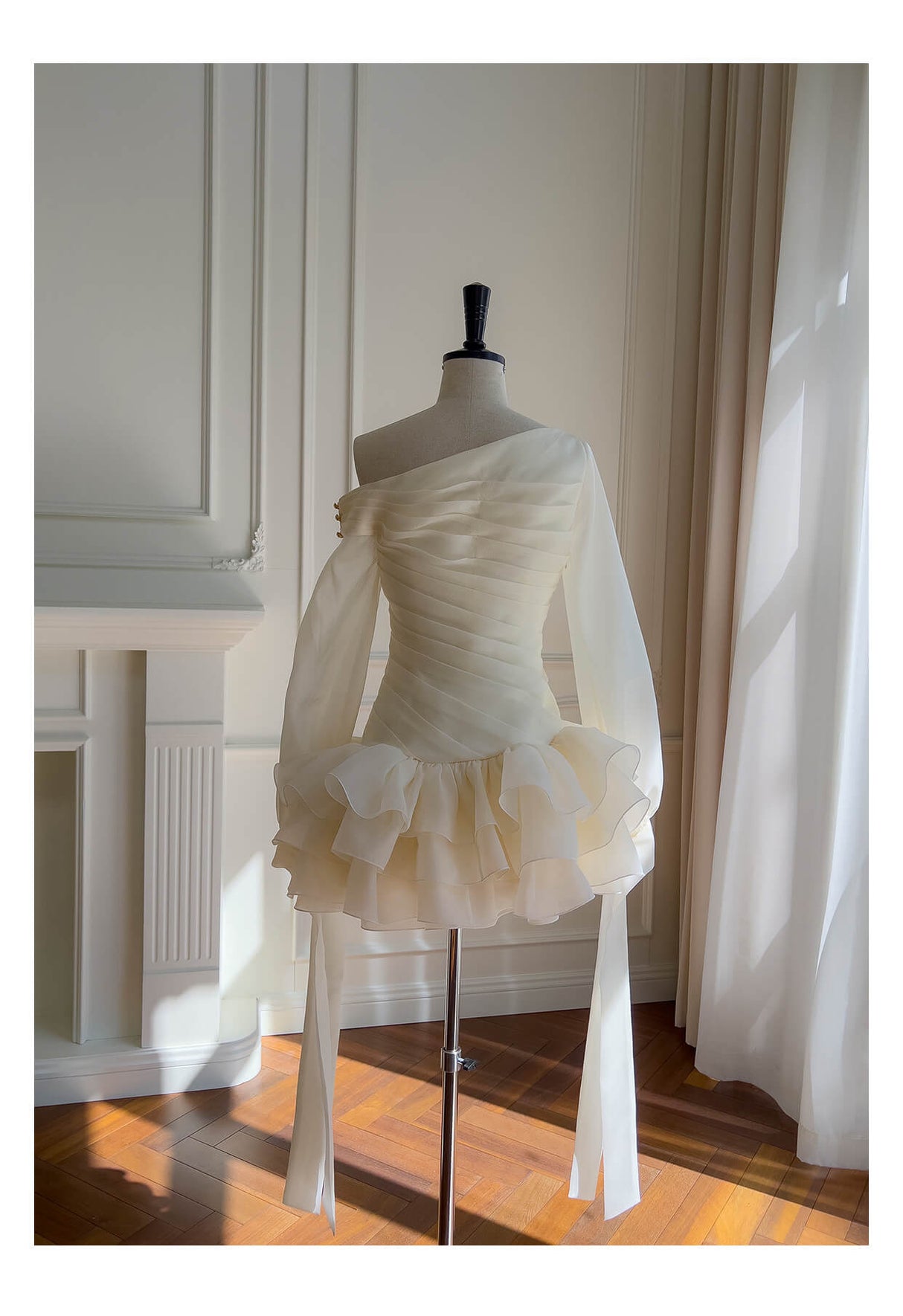 Éden One Shoulder Ruched Mini Dress