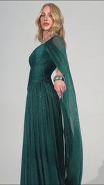Elorine Gerafftes One-Shoulder-Maxikleid aus Glitzertüll mit Cape / Smaragdgrün